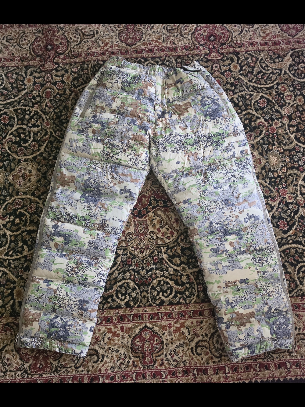 Men's Camouflage Cargo Pants in Green and Gray - Casual Utility